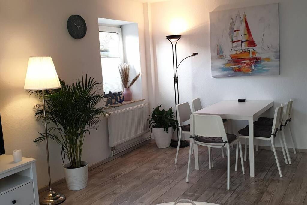 Charmante Haushaelfte Mit Garten Und Terrasse Flensburgo Exterior foto